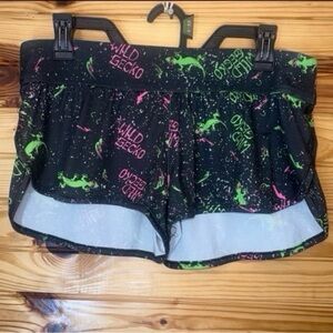 VINTAGE 1980s Wild gecko Hawaii vibrant paint splatter athletic shorts SMALL